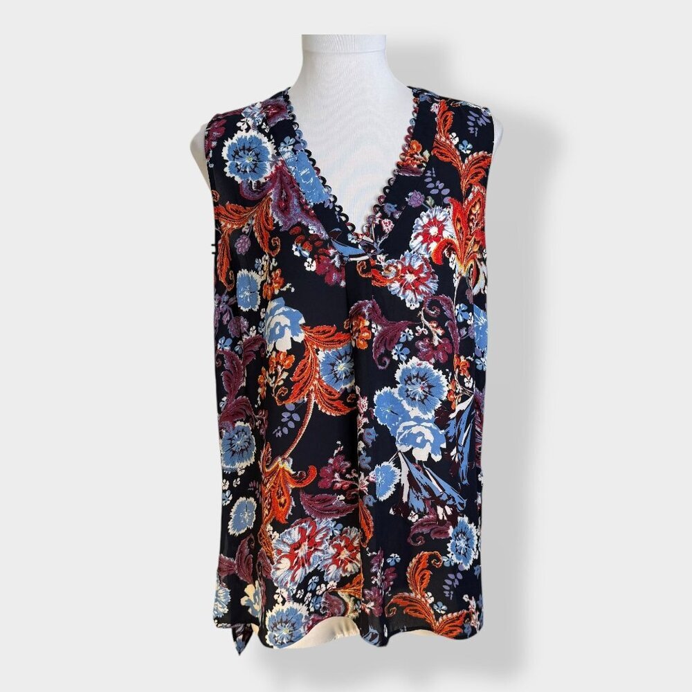 DR2 V-Neck Floral Sleeveless Blouse